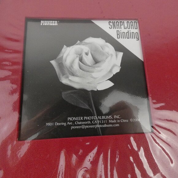 Pioneer Scrapbook Album Snapload 8"x8" Red Deluxe Top Loading 20 Pages NEW - Picture 3 of 12